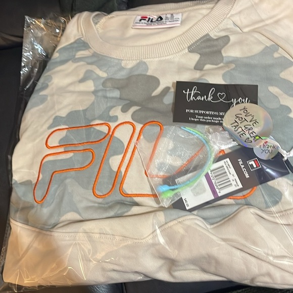 FILA NWT Camo sweatshirt with Orange Logo very soft inside XXL - Picture 5 of 5